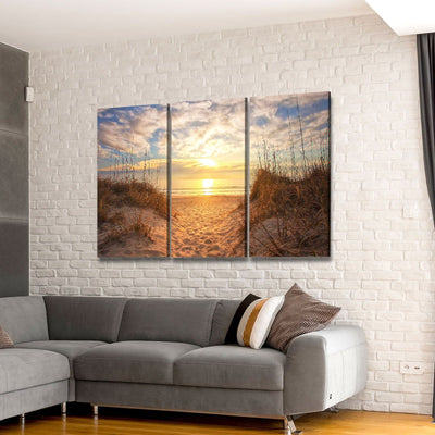 Sunrise at the beach - Amazing Canvas Prints